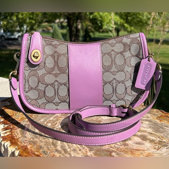 Coach Swinger Signature Violet Crossbody CD678 EUC - Picture 1 of 17